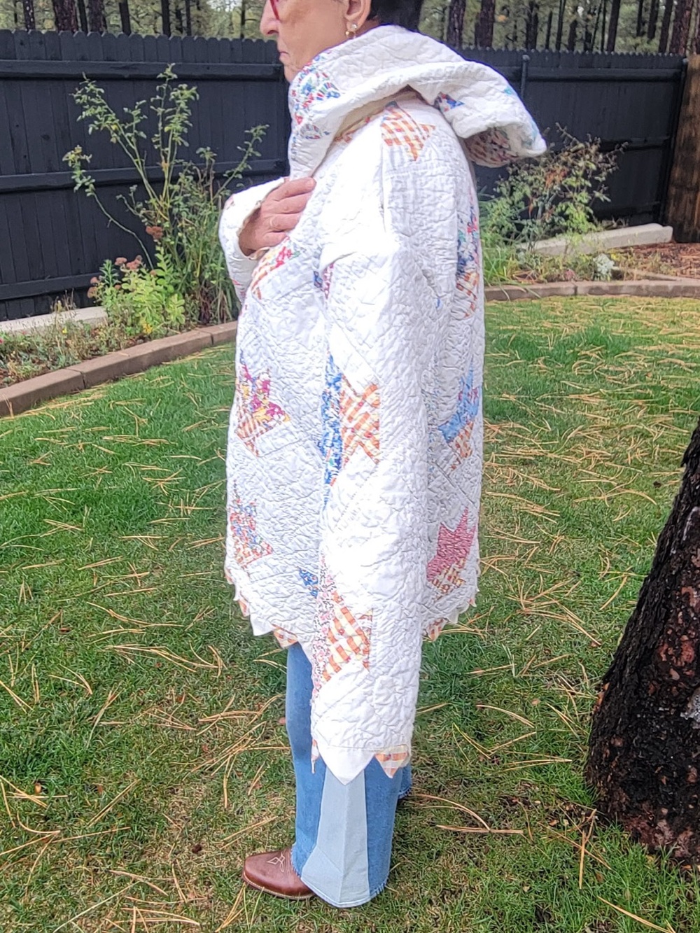 Vintage White Quilted Woman’s Hoodie - Picture 3 of 10